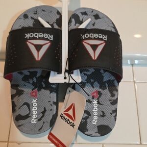 Boy’s Reebok Black Slide Sandals! NWT! Size 13!
